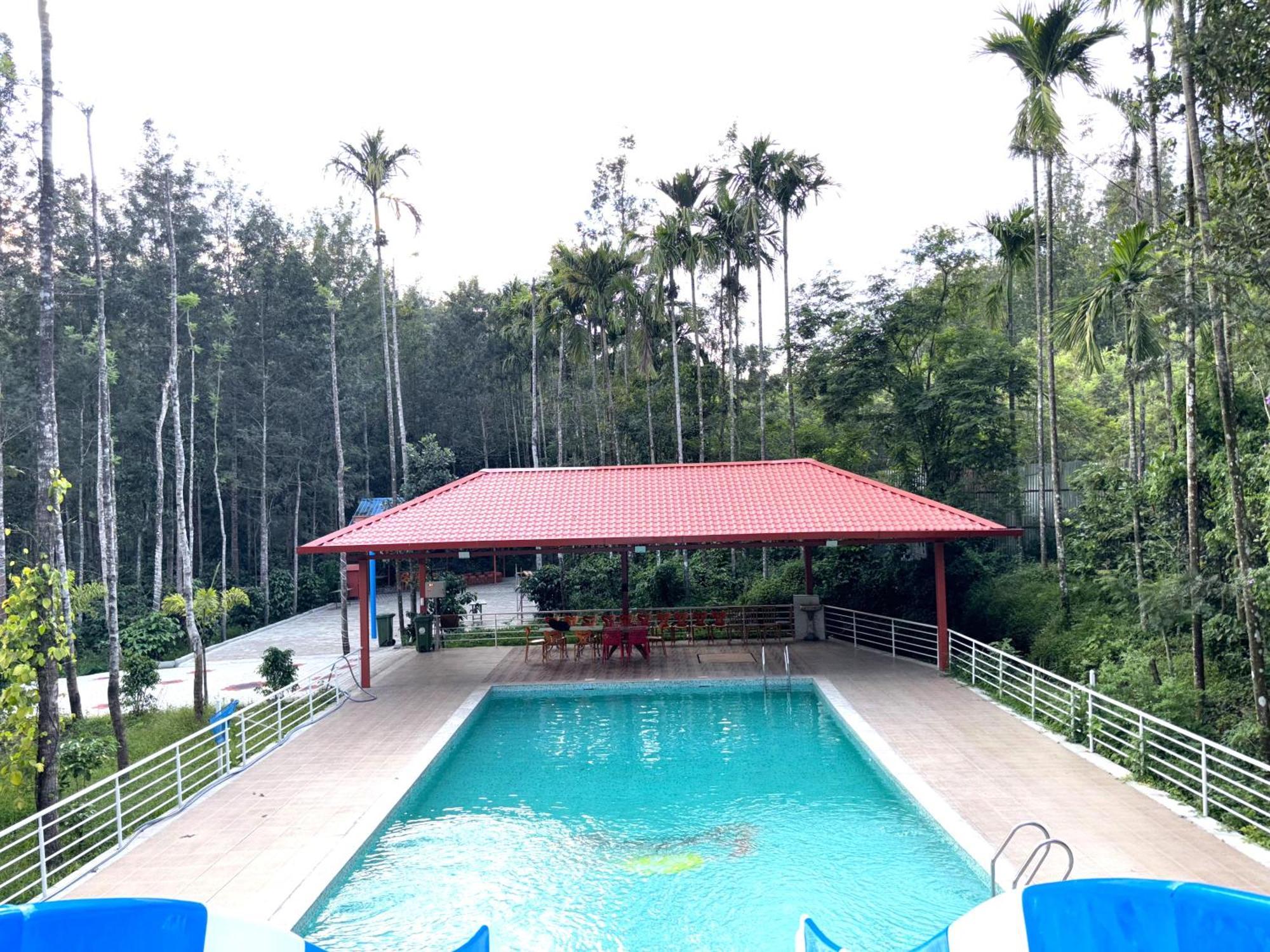 Chikmagalūr Ecstasy Tent Stay With Swimming Pool & Common Washroom מראה חיצוני תמונה