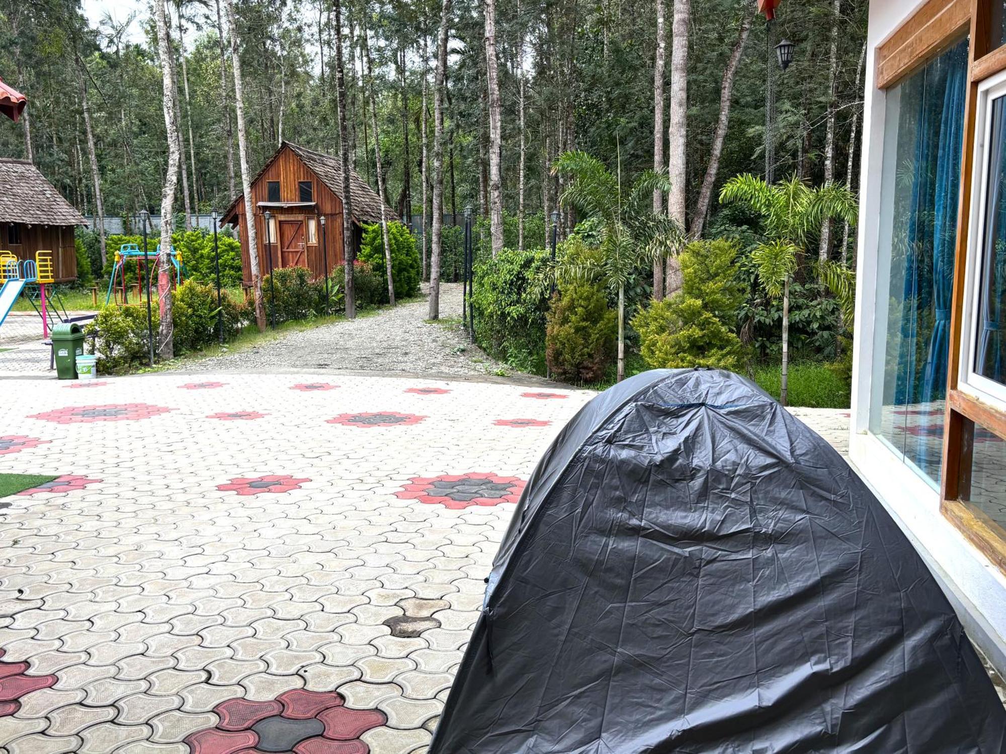 Chikmagalūr Ecstasy Tent Stay With Swimming Pool & Common Washroom מראה חיצוני תמונה