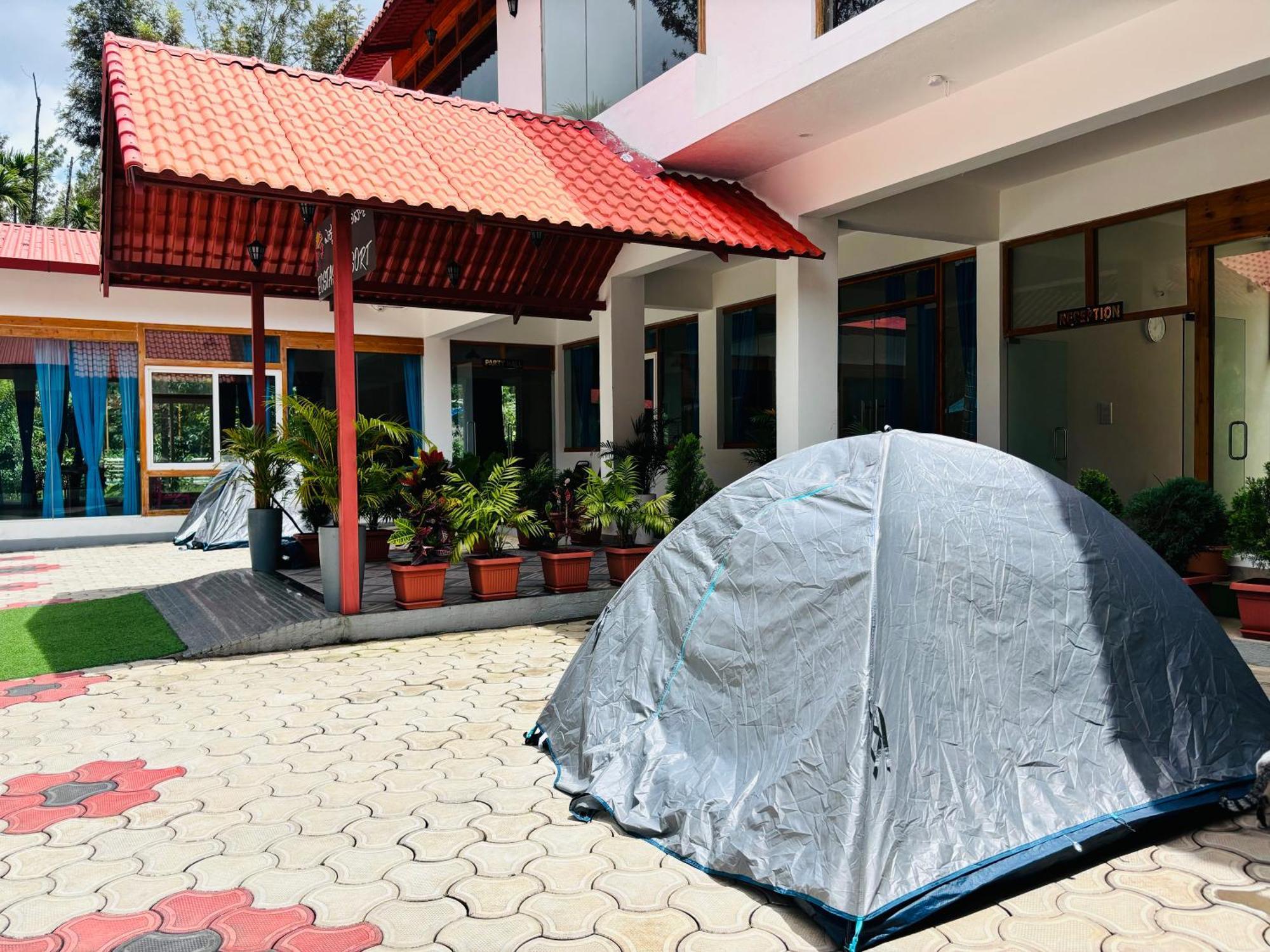 Chikmagalūr Ecstasy Tent Stay With Swimming Pool & Common Washroom מראה חיצוני תמונה