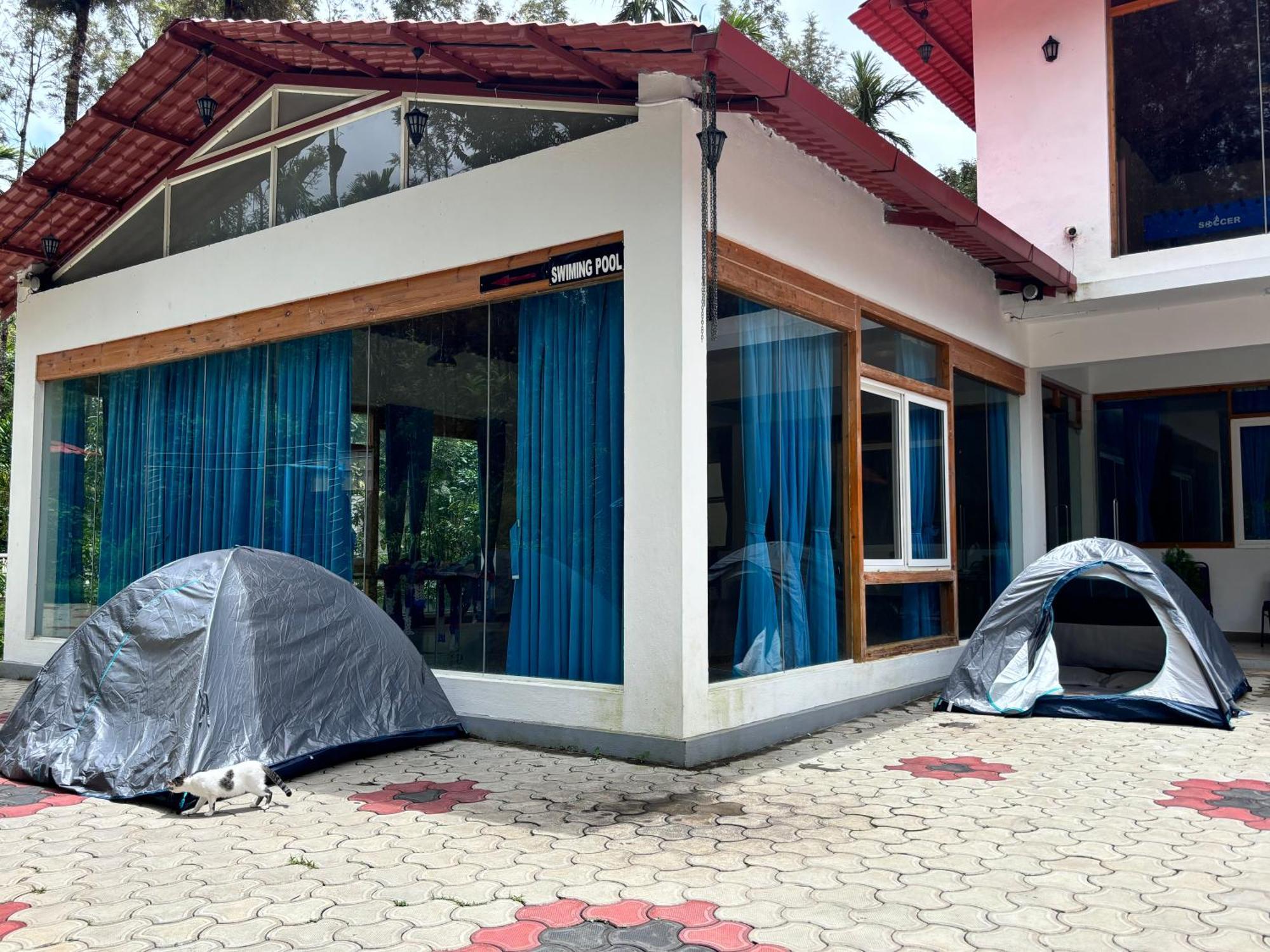 Chikmagalūr Ecstasy Tent Stay With Swimming Pool & Common Washroom מראה חיצוני תמונה