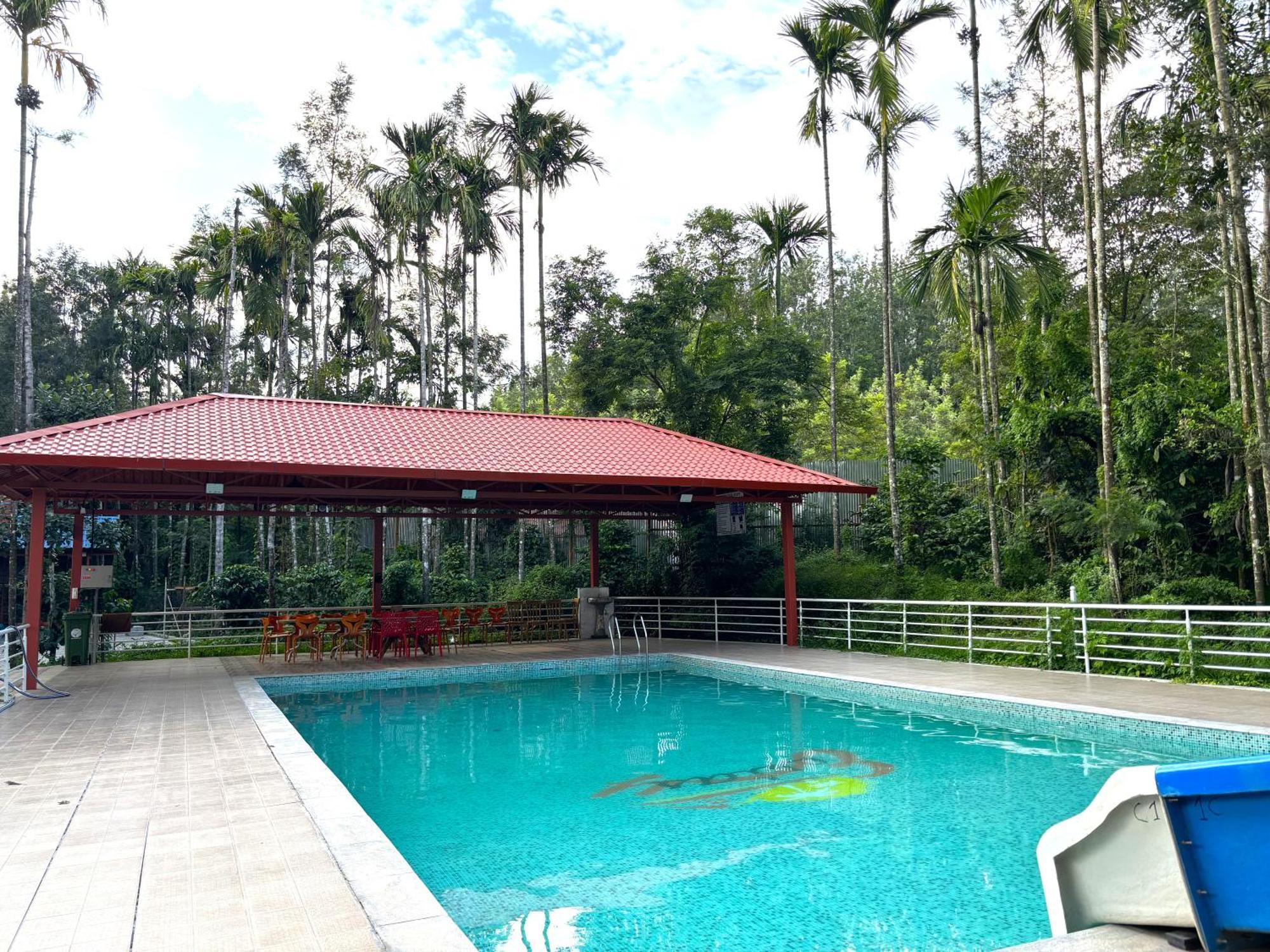 Chikmagalūr Ecstasy Tent Stay With Swimming Pool & Common Washroom מראה חיצוני תמונה