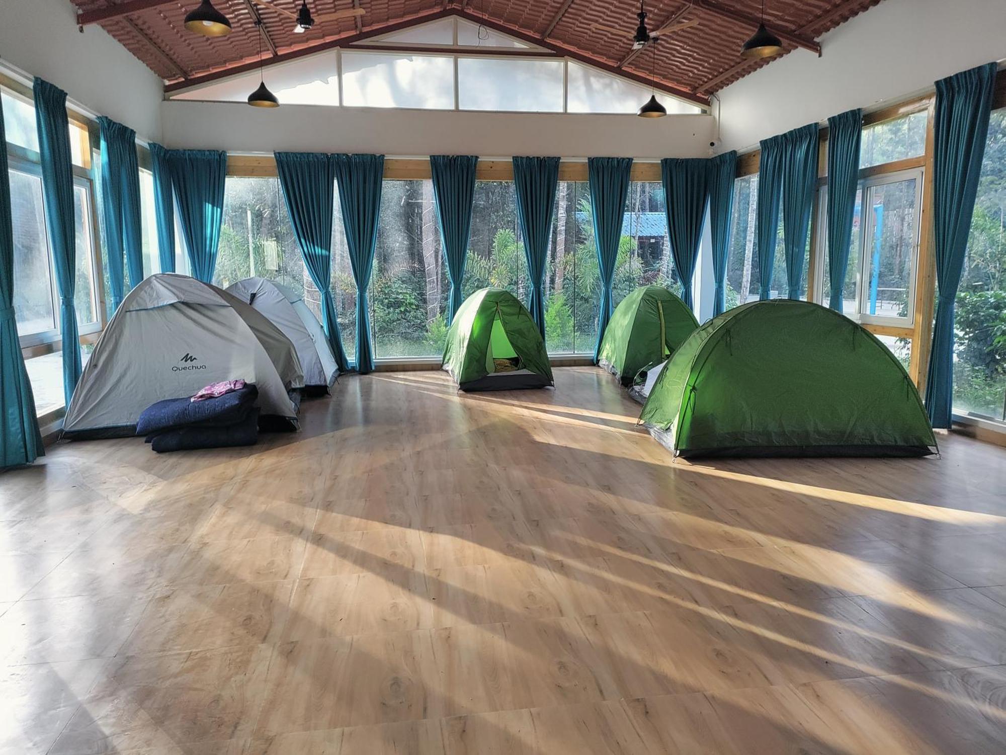 Chikmagalūr Ecstasy Tent Stay With Swimming Pool & Common Washroom מראה חיצוני תמונה