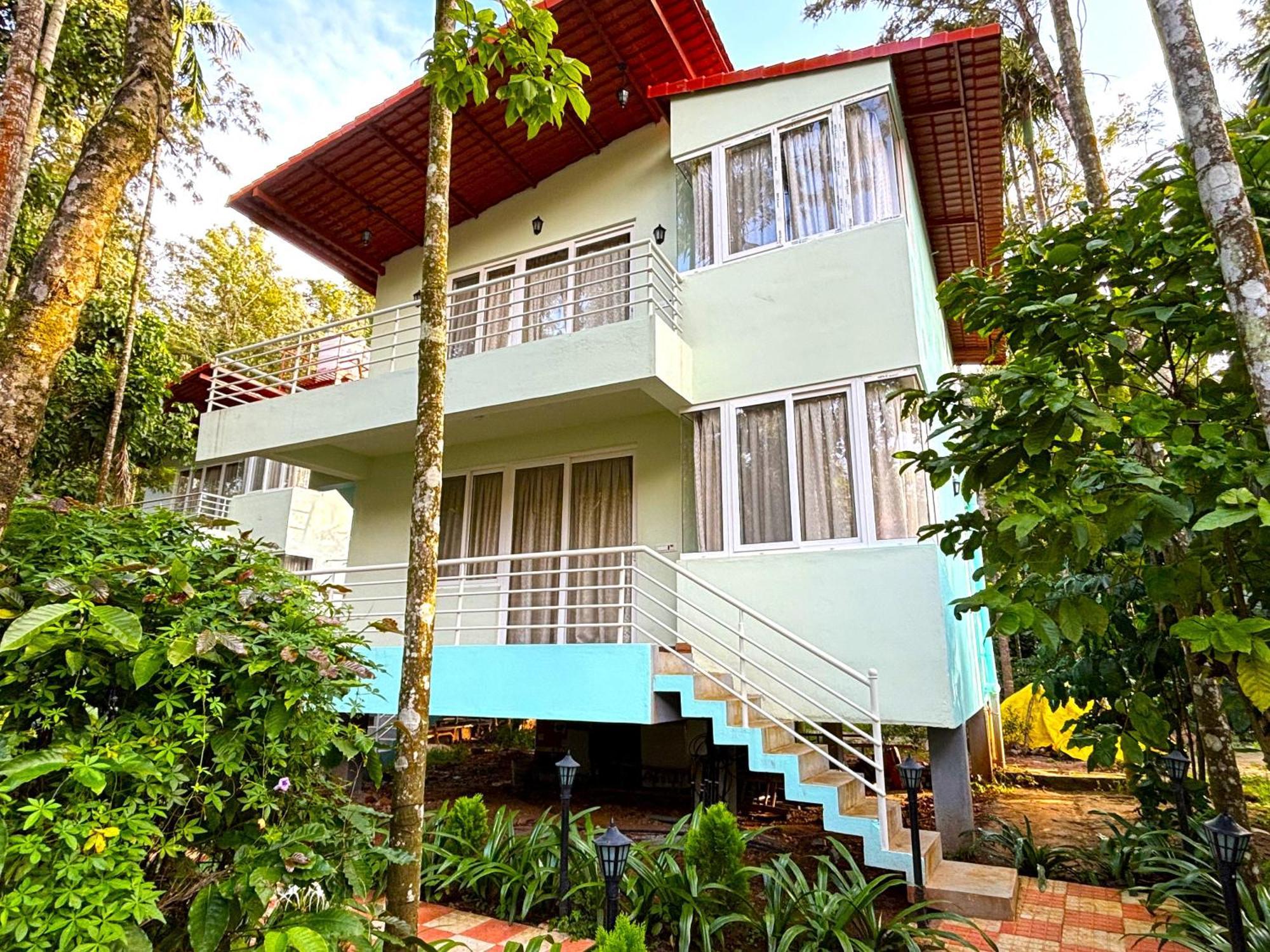 Chikmagalūr Ecstasy Tent Stay With Swimming Pool & Common Washroom מראה חיצוני תמונה