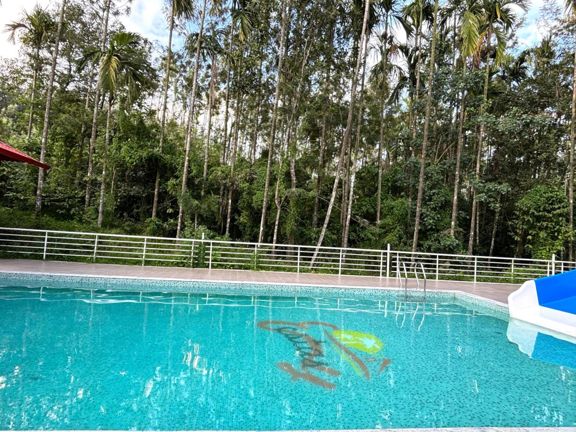 Chikmagalūr Ecstasy Tent Stay With Swimming Pool & Common Washroom מראה חיצוני תמונה
