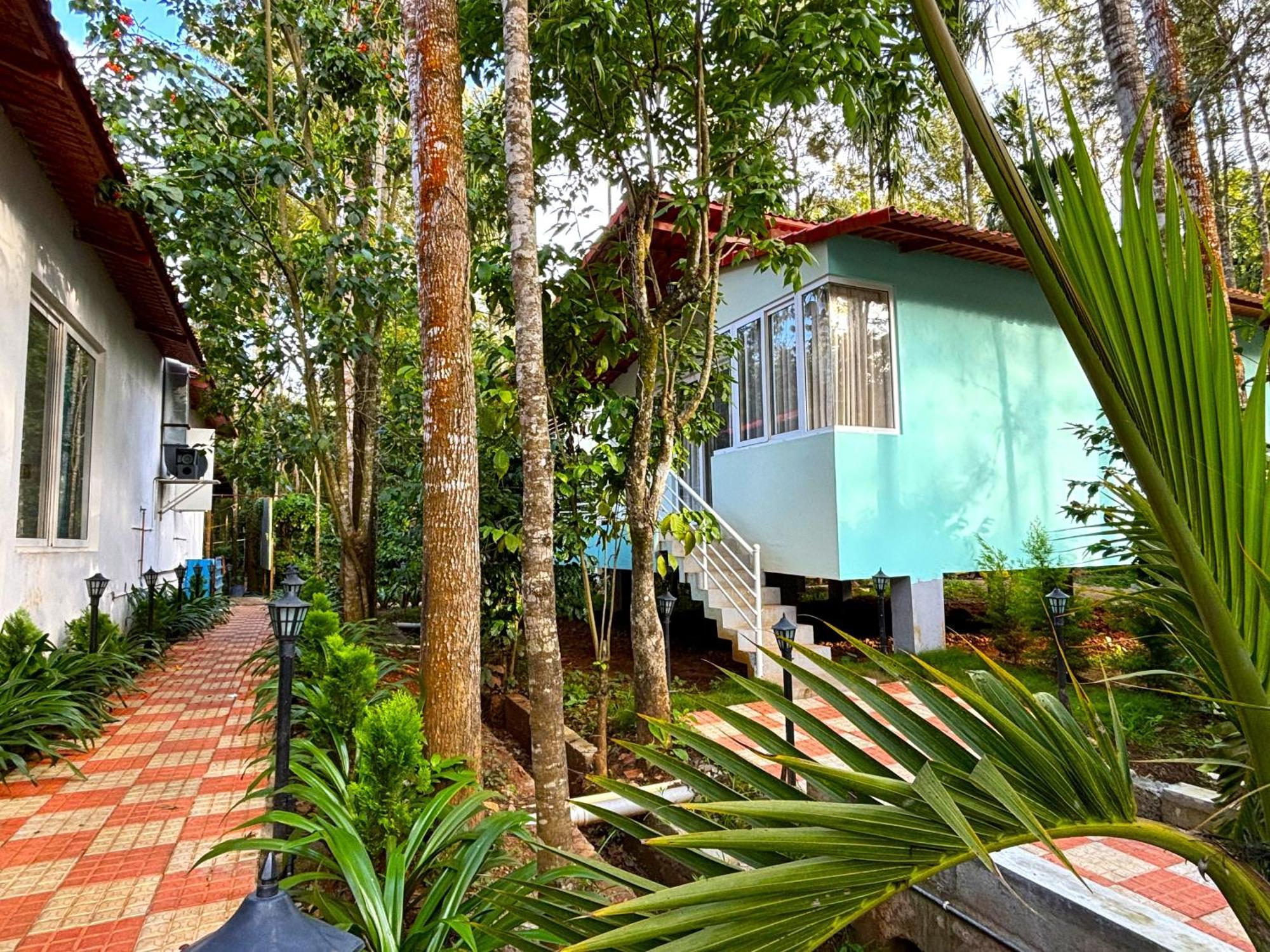 Chikmagalūr Ecstasy Tent Stay With Swimming Pool & Common Washroom מראה חיצוני תמונה